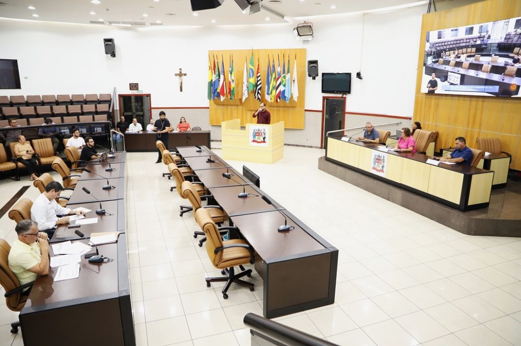 Jacareí fecha 2024 com déficit de R$ 130 milhões nas contas