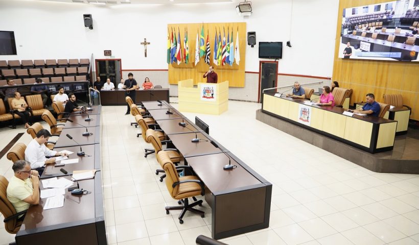Jacareí fecha 2024 com déficit de R$ 130 milhões nas contas