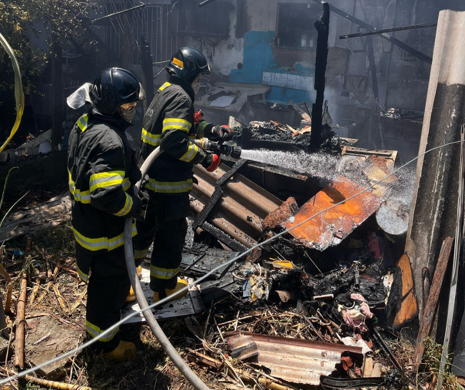 Incêndio atinge residência em Caraguatatuba e deixa uma pessoa ferida