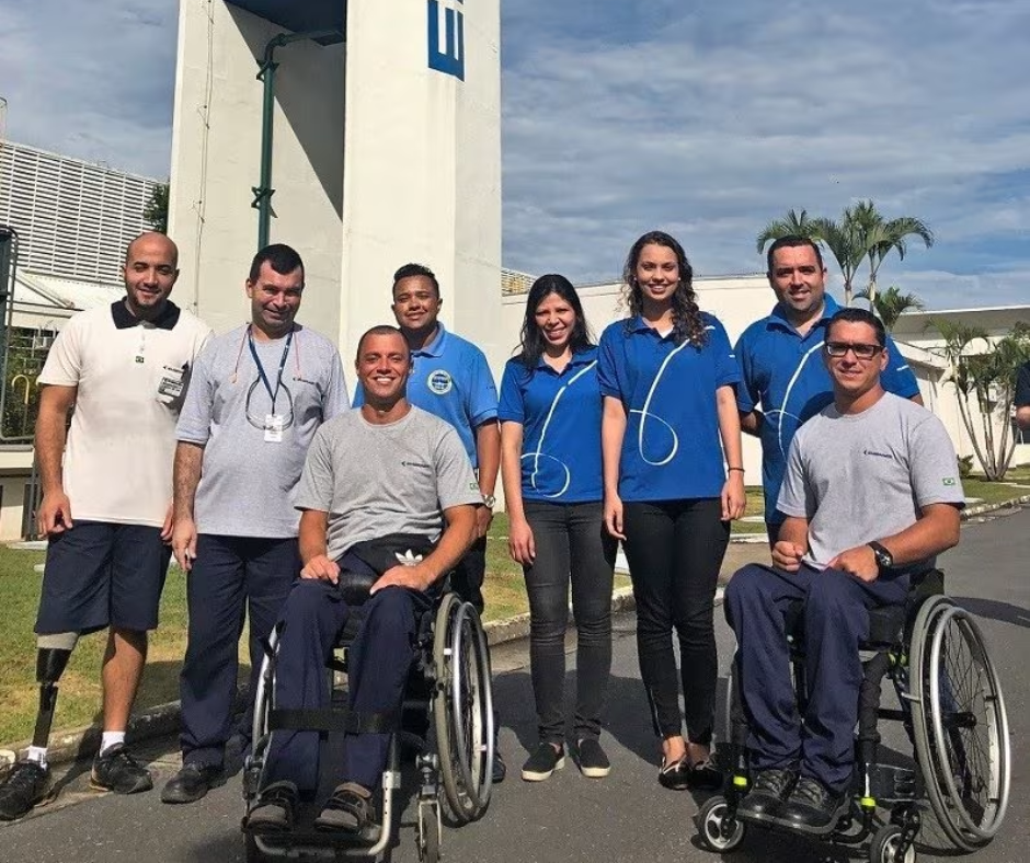 Embraer abre inscrições para programa gratuito de capacitação em tecnologia voltada para mulheres e PCDs
