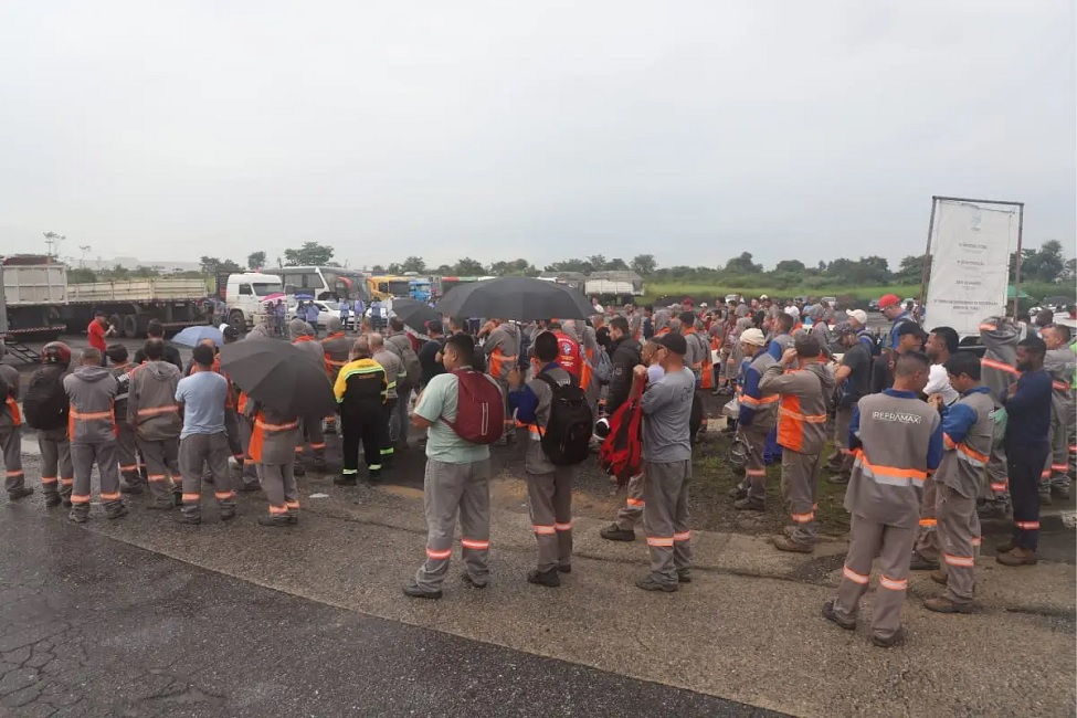Trabalhadores paralisaram obras de ampliação da GV do Brasil em Pindamonhangaba