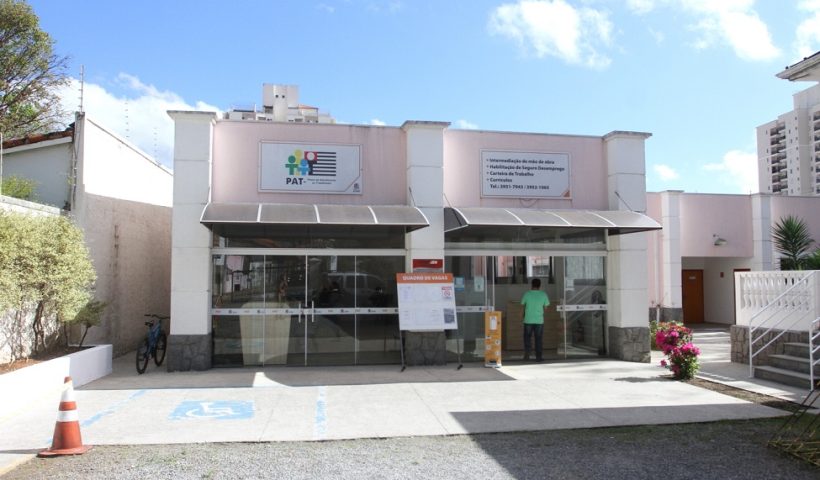 pat-de-jacarei-abre-44-vagas-temporarias-para-empresa-de-decoracao-natalina