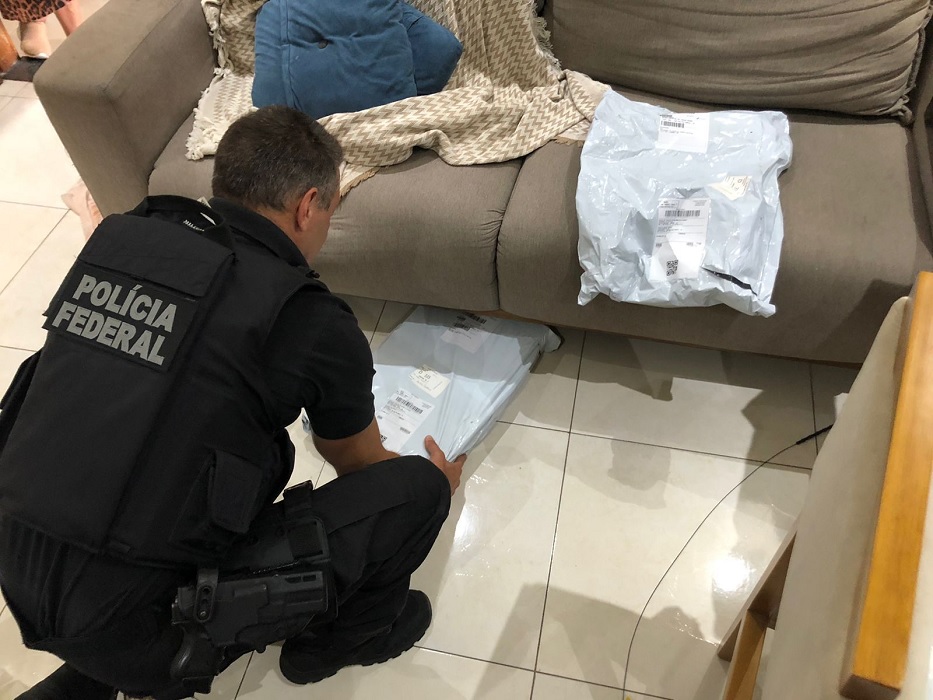 PF prende carteiro e comparsa suspeitos de desviarem encomendas dos Correios