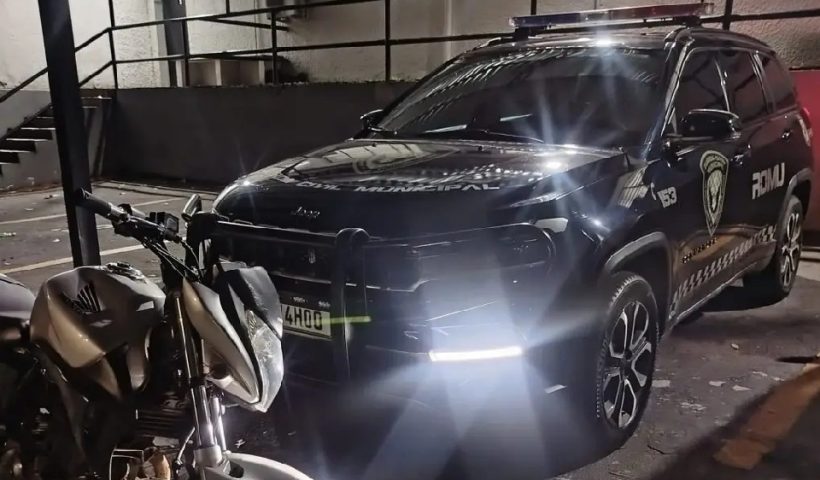 ROMU prende foragido da Justiça com moto roubada em São José dos Campos