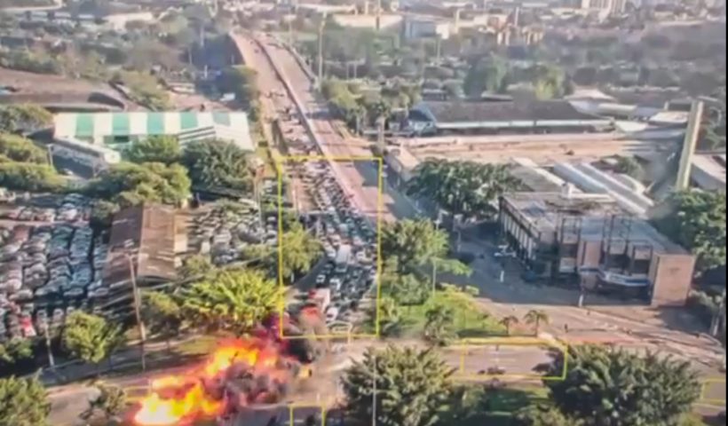 VÍDEO: Queda de avião em SP; semáforo fechado impediu que tragédia fosse maior