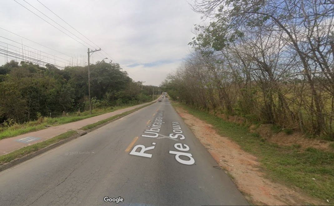 Acidente aconteceu na rua João Miacci, zona sul de São José dos Campos