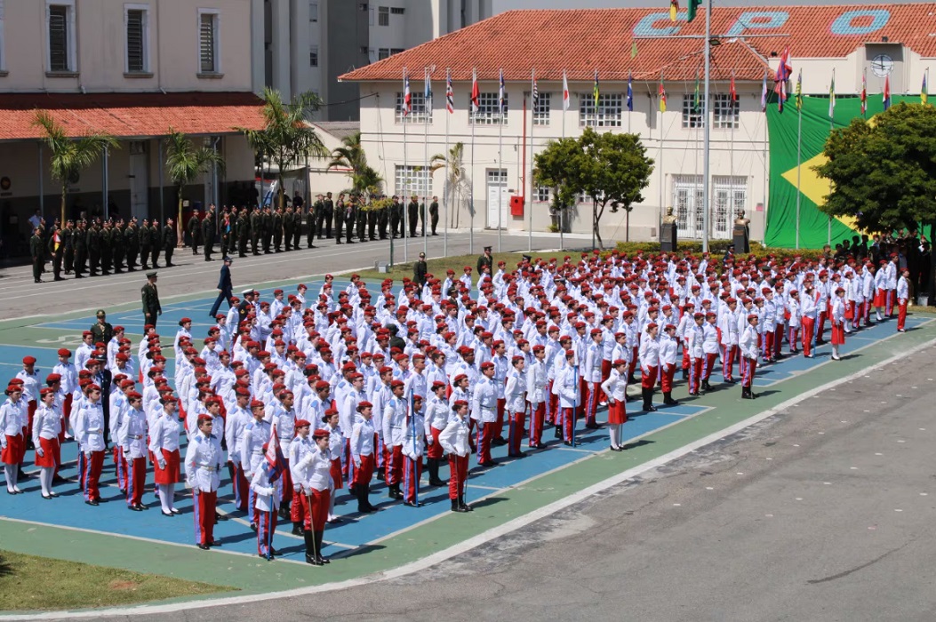 Justiça obriga Exército a adotar cotas em colégios militares