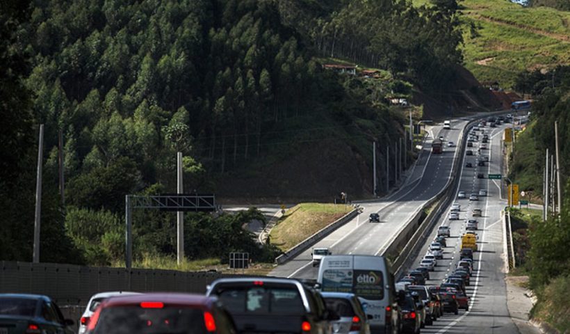 Com tráfego intenso, Tamoios deve receber 177 mil veículos no Carnaval