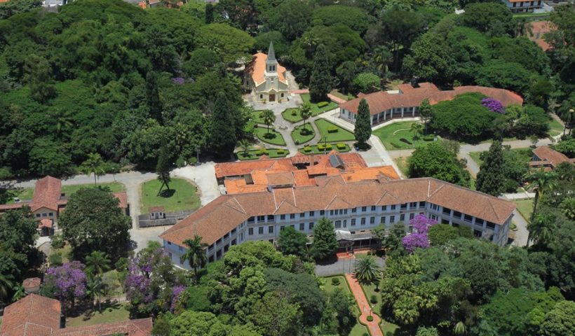 Vicentina Aranha recebe projeto Trama de Artes Visuais