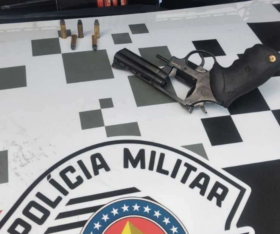 Adolescente de 15 anos é apreendido com arma em escola estadual em São José dos Campos