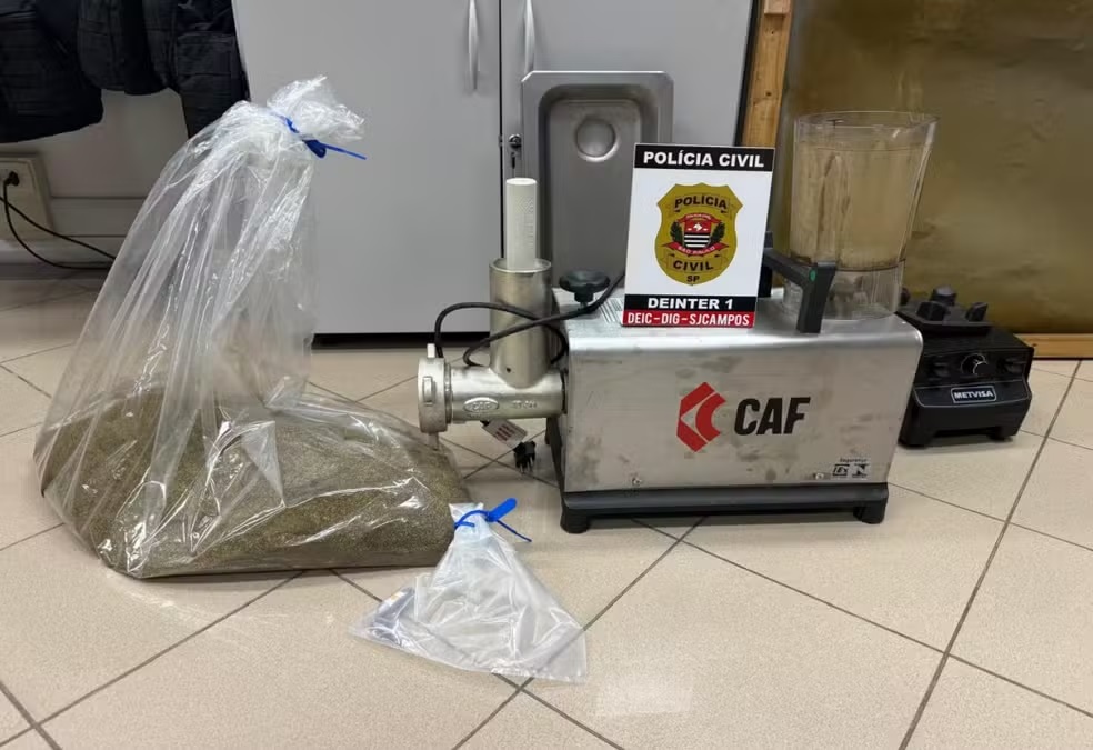 Polícia encontra laboratório de 'maconha dos playboys' em chácara no Vale do Paraíba
