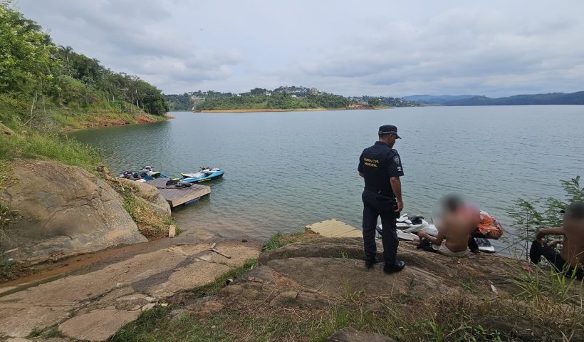GCM de Jacareí autua espaço de eventos e fiscaliza locação irregular de Jet skis