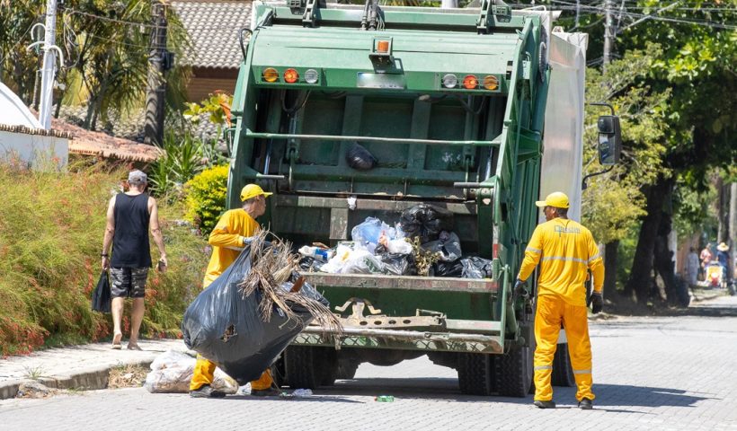 São Sebastião contrata nova empresa para operar coleta de lixo na cidade