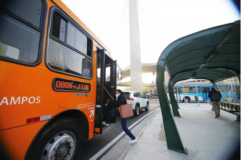Prefeitura de São José assina contrato com empresa de ônibus elétricos