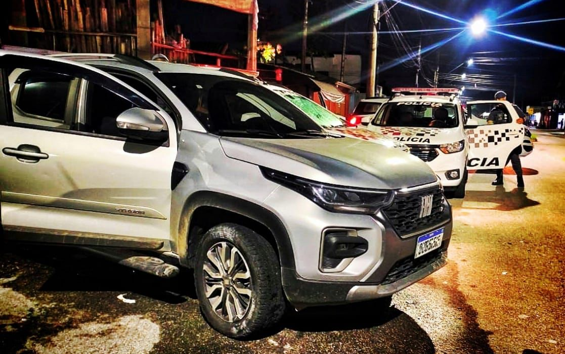 Veículo encontrado foi roubado na Dutra em Jacareí na noite de sexta-feira (28). Foto: Polícia Militar