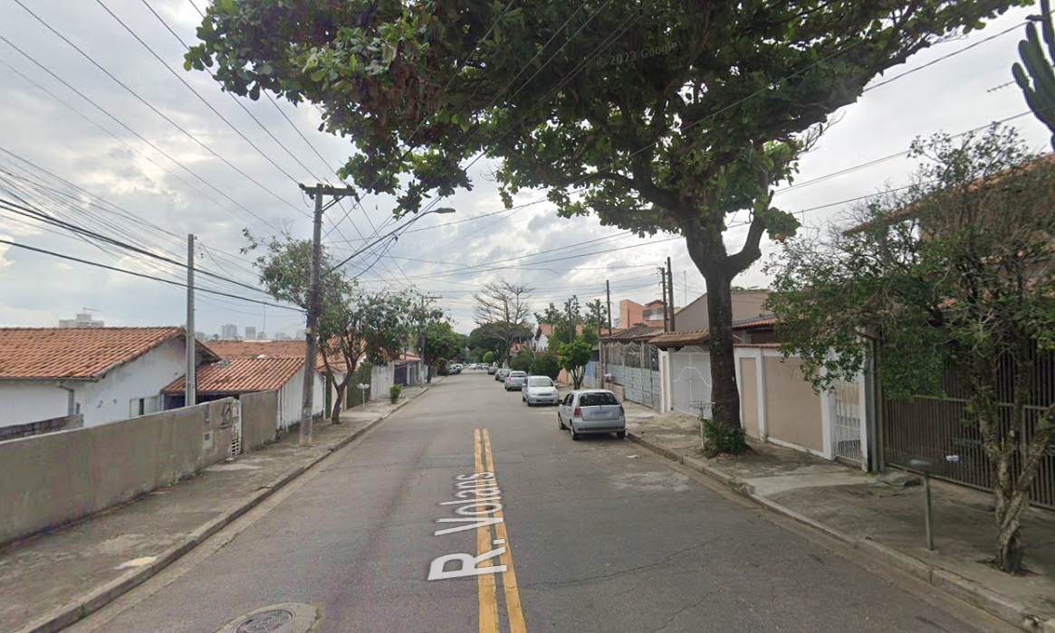 Jovem morre após mal súbito em via pública; família suspeita de overdose
