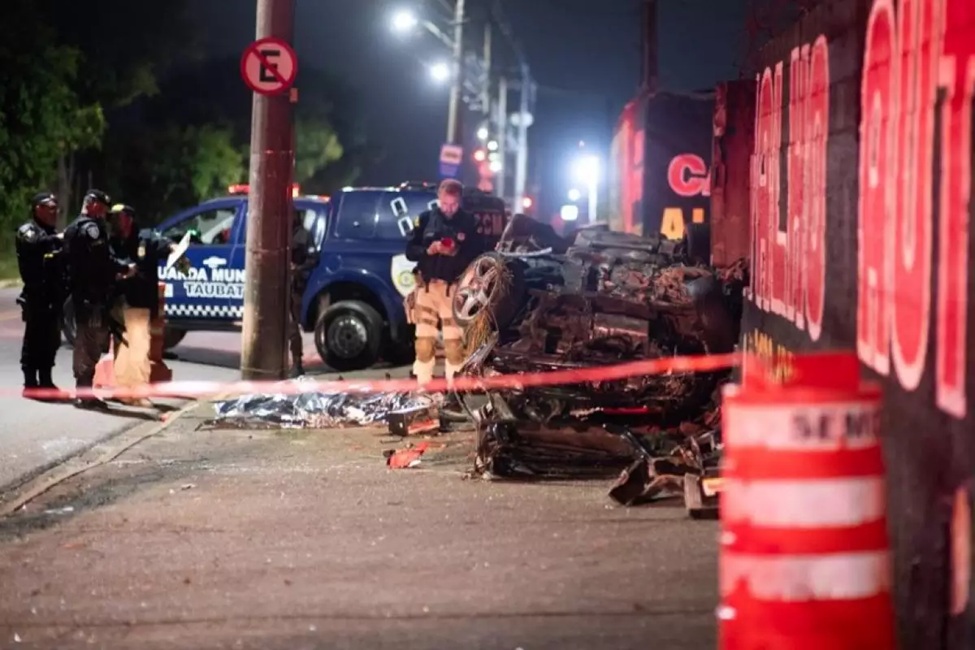 Duas pessoas morrem em acidente na Dutra, em Taubaté; motorista foi preso