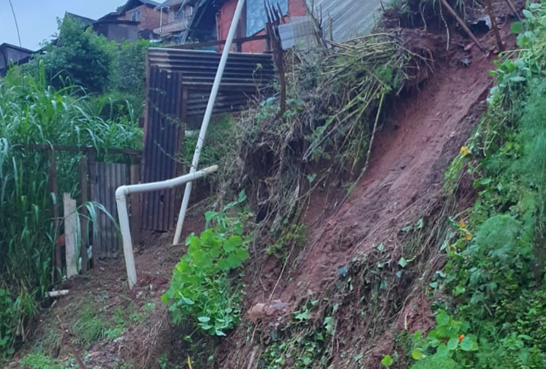 Chuva forte causa alagamentos e deslizamentos em Campos do Jordão