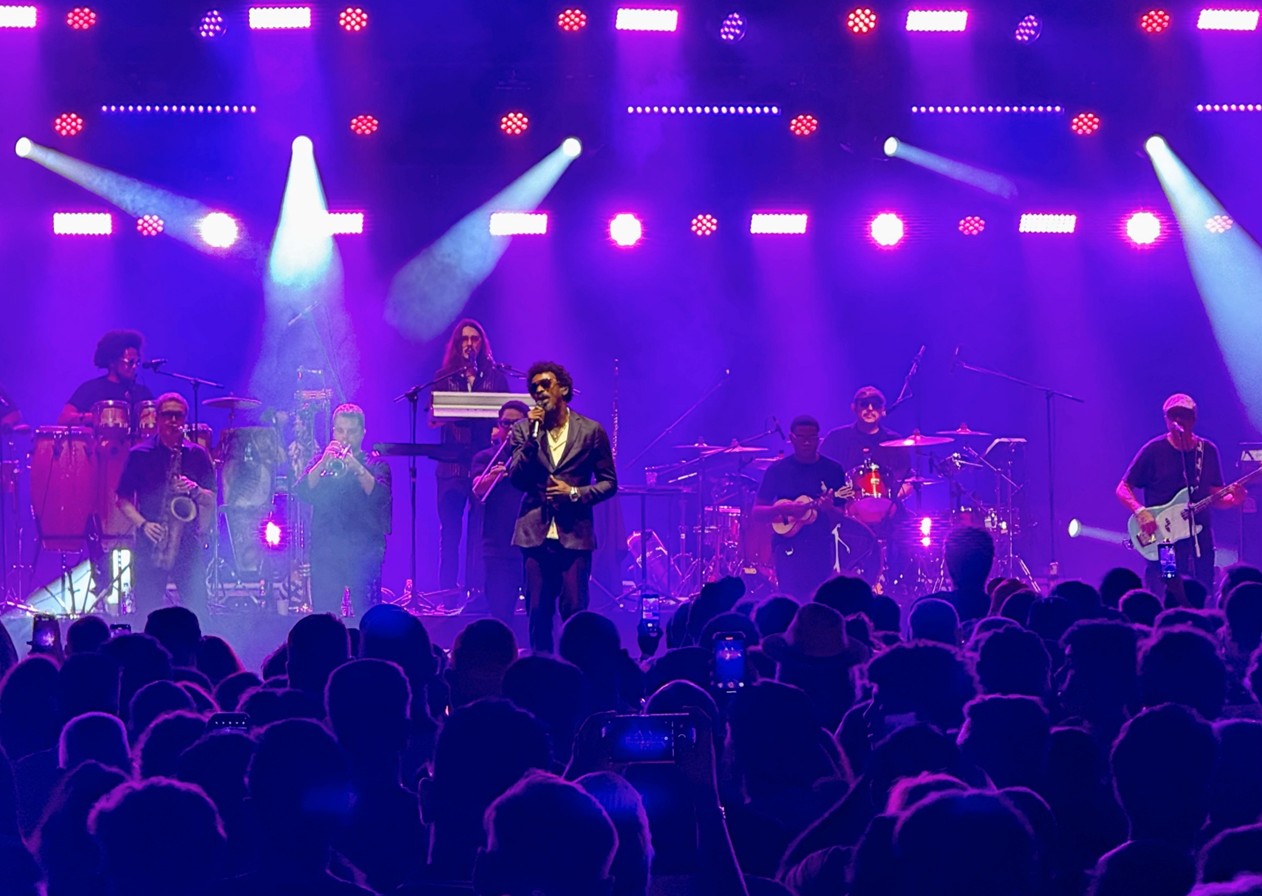 Com show de Seu Jorge, Sesc Taubaté reinaugura sua sede; confira entrevista exclusiva!