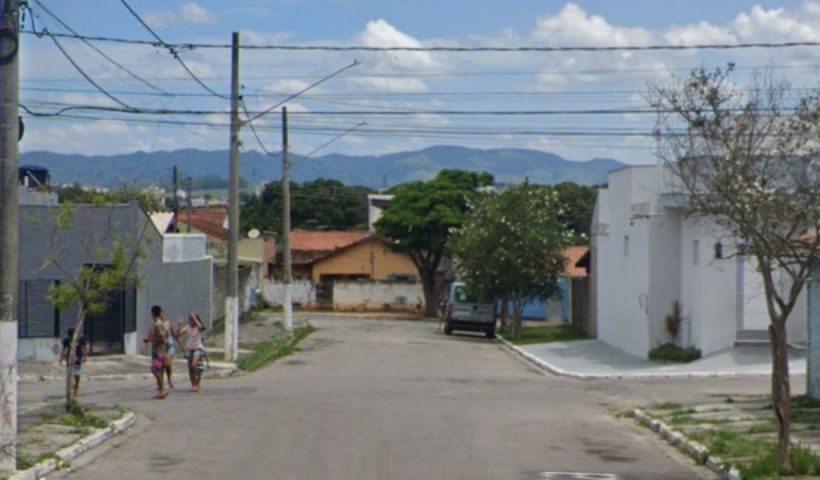 Após manobra caminhoneiro atinge pedestre que morre em Caçapava
