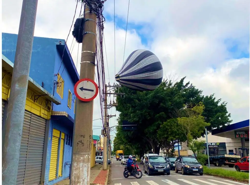 Balão caiu no no bairro 31 de março, zona sul de São José dos Campos