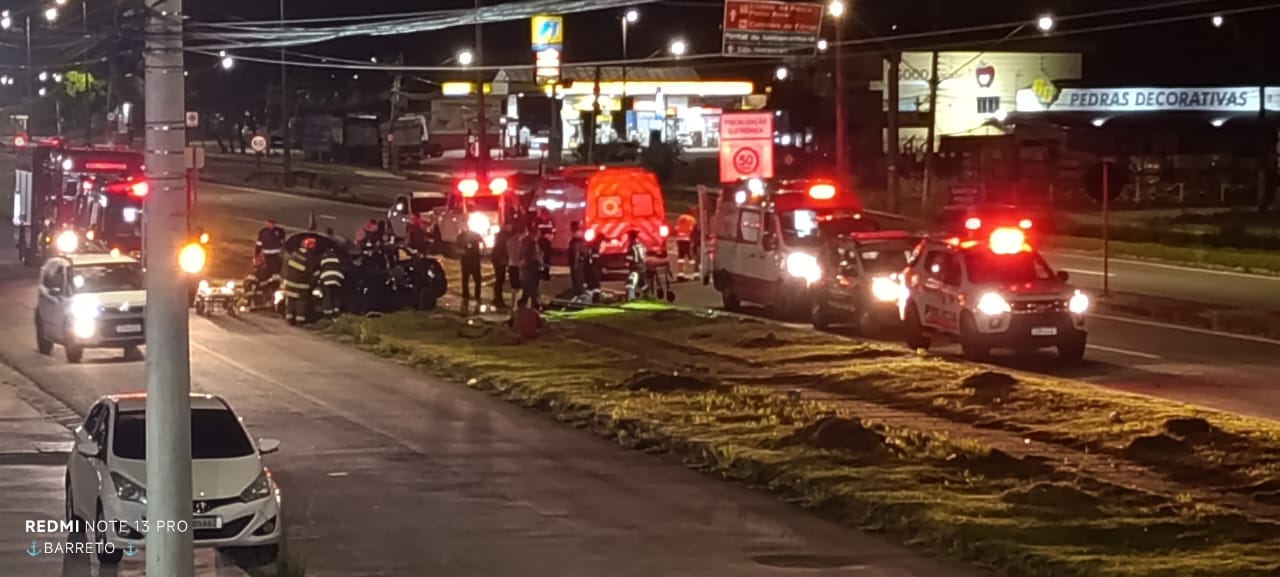 Acidente em frente ao Hospital Regional, na avenida José Herculano, em Caraguatatuba