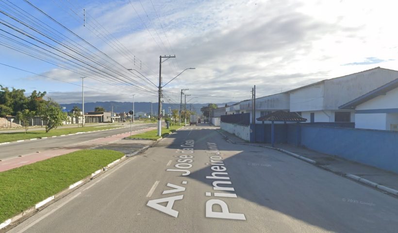 Jovem é executado a tiros em frente a adega de Caraguatatuba
