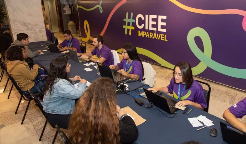 CIEE abre vagas de estágio e aprendizagem no Vale do Paraíba e Litoral Norte