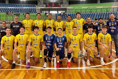 Equipe de vôlei masculino que irá representar São José dos Campos na fase regional dos Jogos Abertos da Juventude. Foto: PMSJC