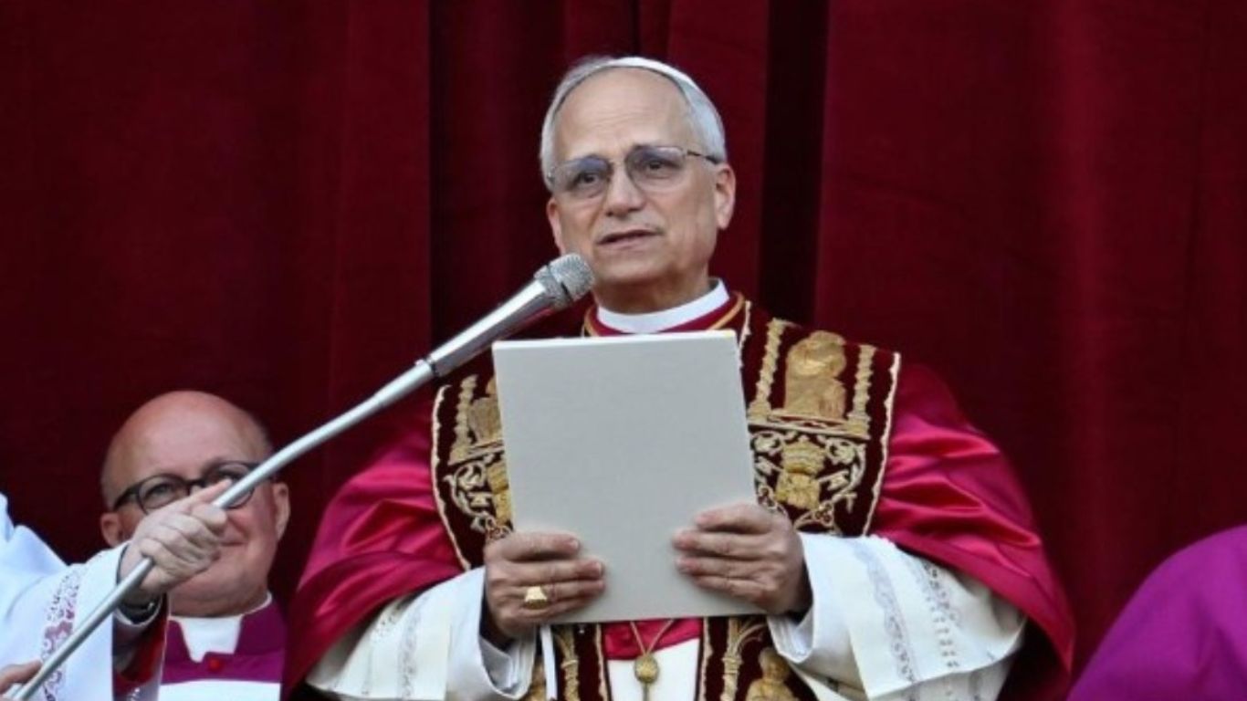 Papa Leão XIV em sua primeira saudação
