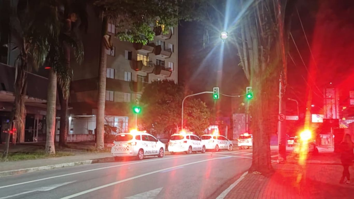 Homem morre ao cair do 8º andar em São José dos Campos