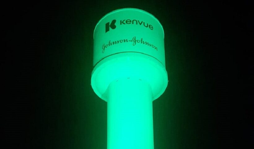 Torre da Kenvue ganha cor verde no Dia Mundial Sem Tabaco