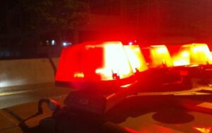Corpo de jovem é encontrado enterrado em mata em Guaratinguetá