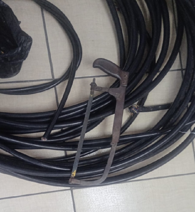 Trio é preso por furto de fios em Taubaté