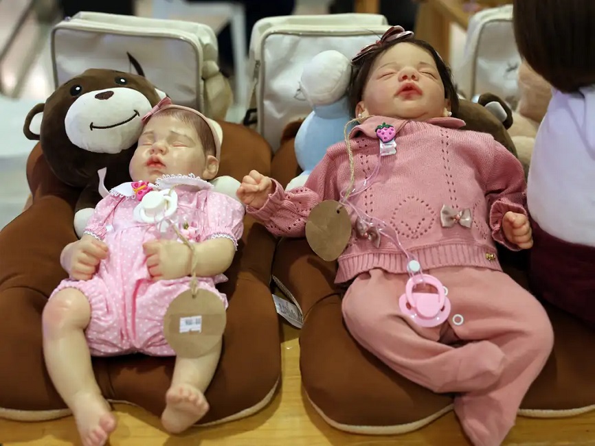 Projeto de lei proíbe simulação de socorro a bebês reborn em locais públicos de SJC
