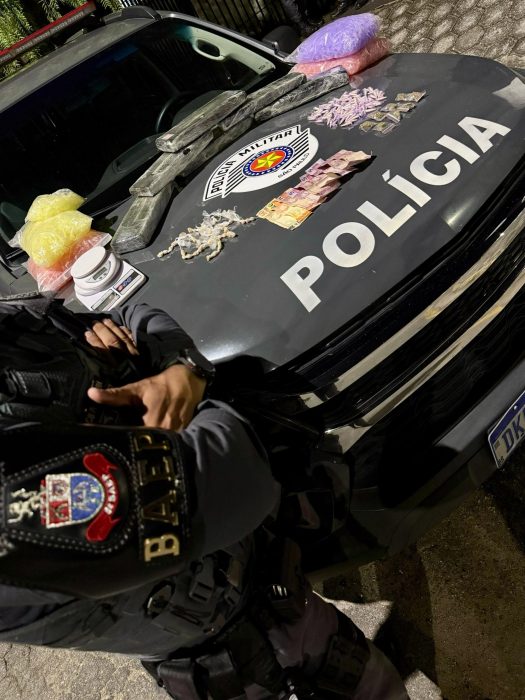 Com apoio de embarcação, drone e cão farejador, mulher é presa com drogas em Guaratinguetá.