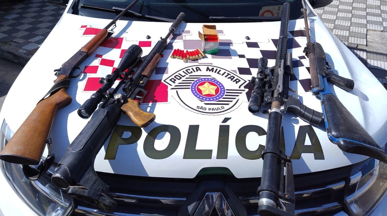 Homem é preso com arsenal irregular após tiros em Jacareí
