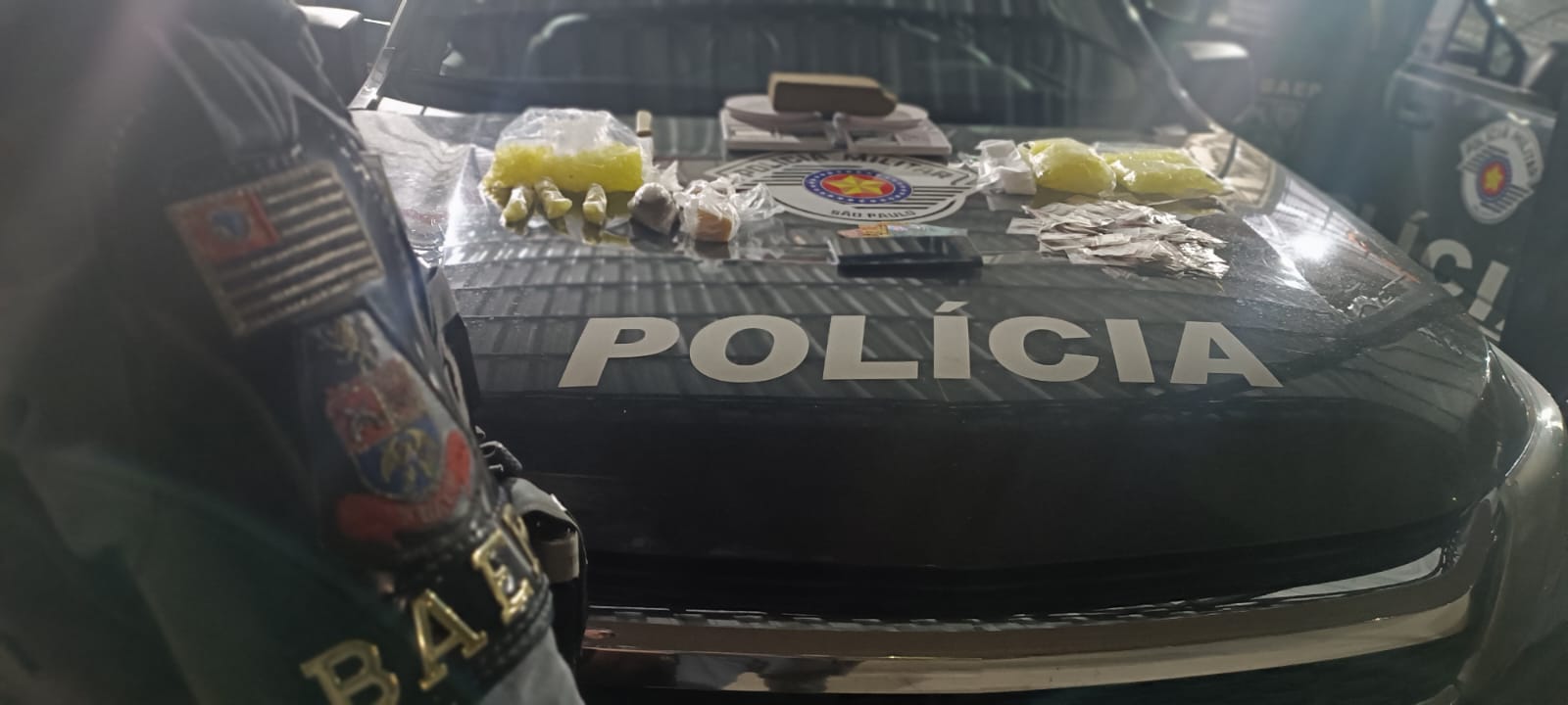 Pai e filho são presos por tráfico de drogas em São José dos Campos