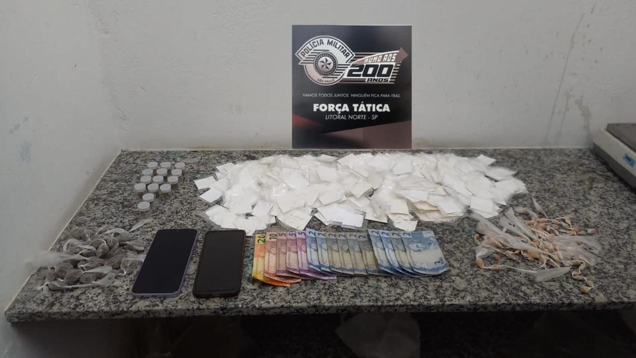 Operação da PM prende quadrilha por tráfico de drogas, em Caraguatatuba