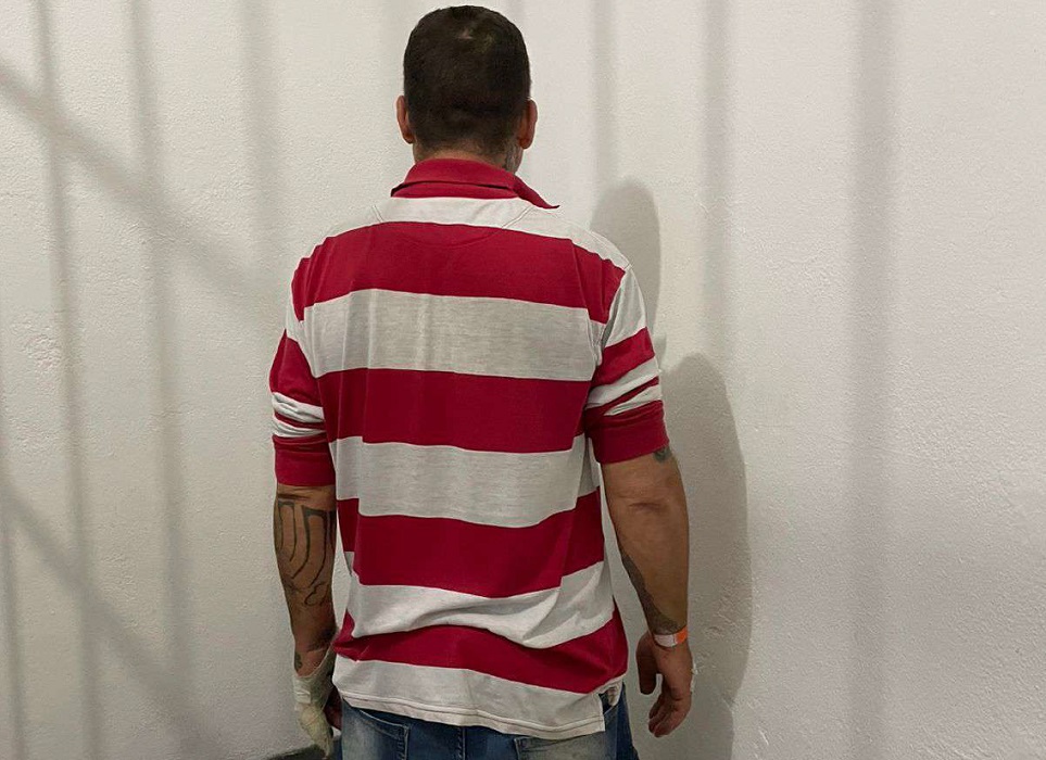 Pai é preso após agredir e ameaçar filhas em São Sebastião