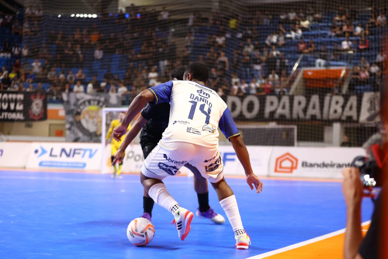 Duelo entre São José Futsal e Corinthians na Farma Conde Arena
