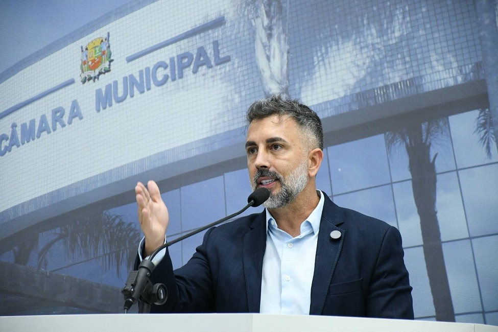 Projeto de lei proíbe simulação de socorro a bebês reborn em locais públicos de SJC