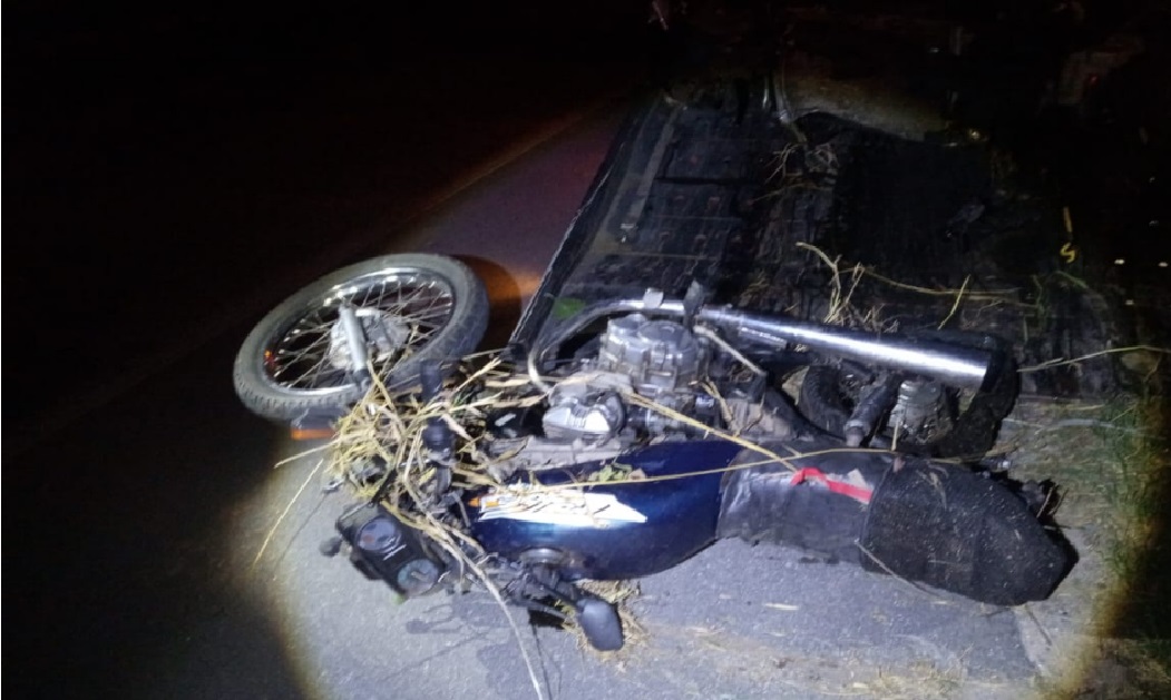 Acidente entre carro e moto deixa dois mortos na SP-62, em Cachoeira Paulista
