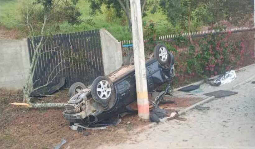 Jovem morre em capotamento na Rodovia Dom Pedro I, em Igaratá