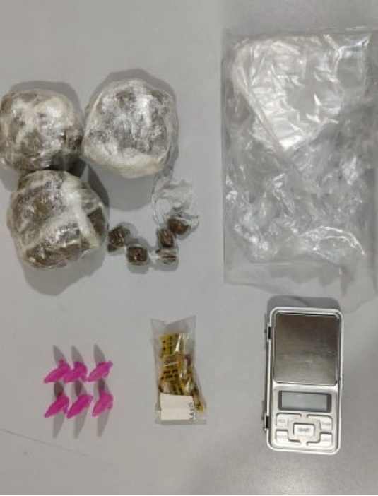 Polícia Civil apreende drogas em apartamento durante investigação, em Lorena
