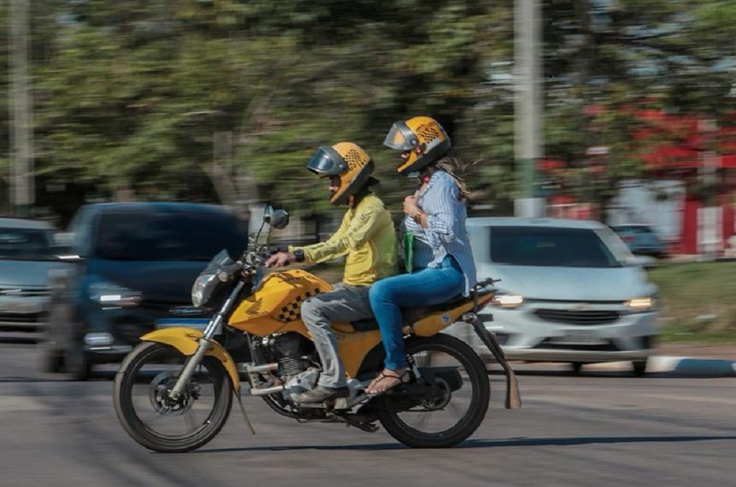 Projeto propõe regulamentação de mototáxi em São José após sanção de lei estadual