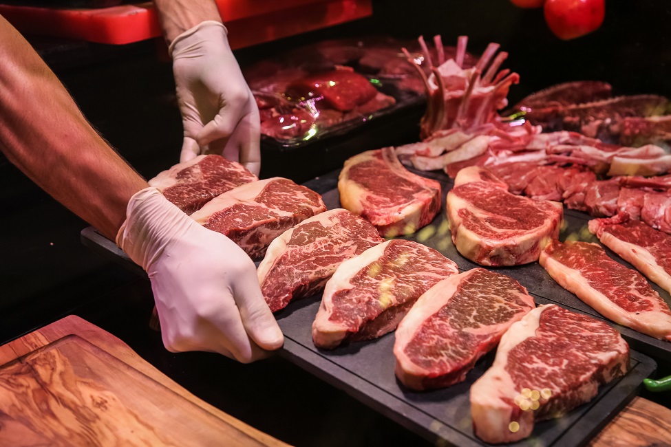 Funcionário de supermercado é preso por furtar carne em São José dos Campos