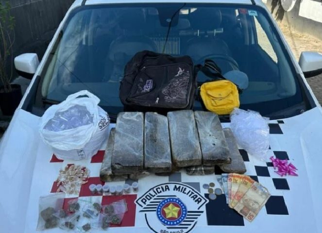 Polícia Militar prende dupla por tráfico de drogas no Parque dos Ministérios, em Ubatuba