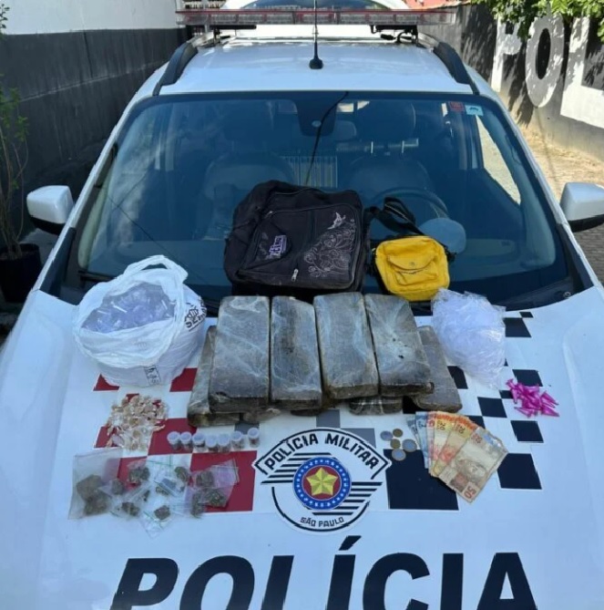 Polícia Militar prende dupla por tráfico de drogas no Parque dos Ministérios, em Ubatuba
