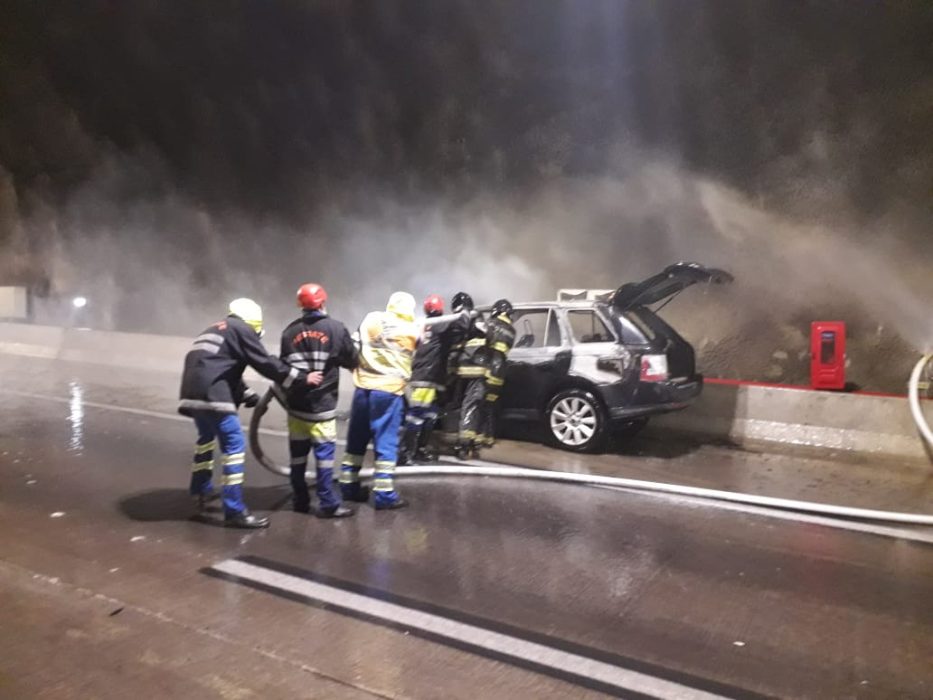 Incêndio atinge veículo no Túnel da Rodovia dos Tamoios em Caraguatatatuba